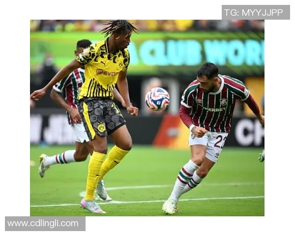 西班牙足球明星太太队的魅力与风采展现足球背后的女性力量